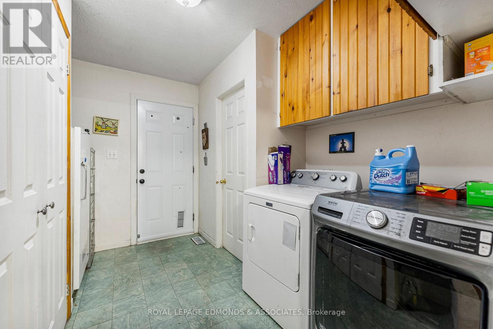 1095 MOUNTAINVIEW DRIVE - 21