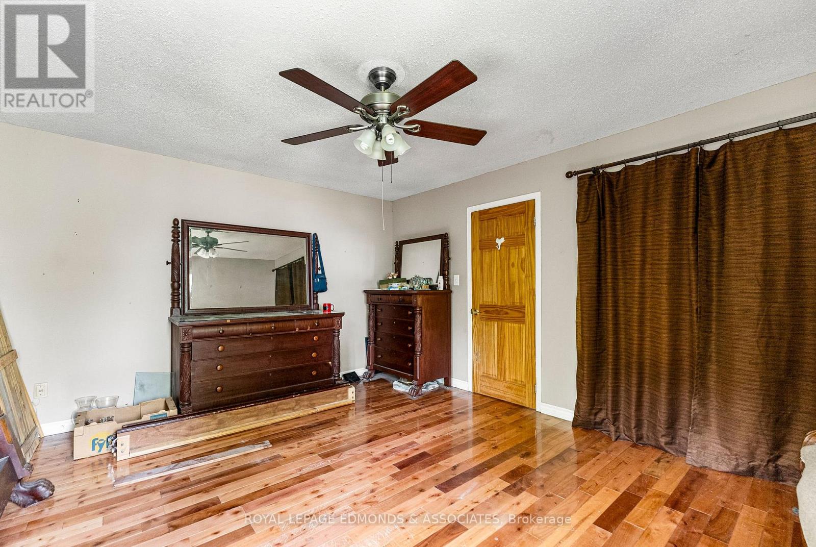 1095 MOUNTAINVIEW DRIVE - 26