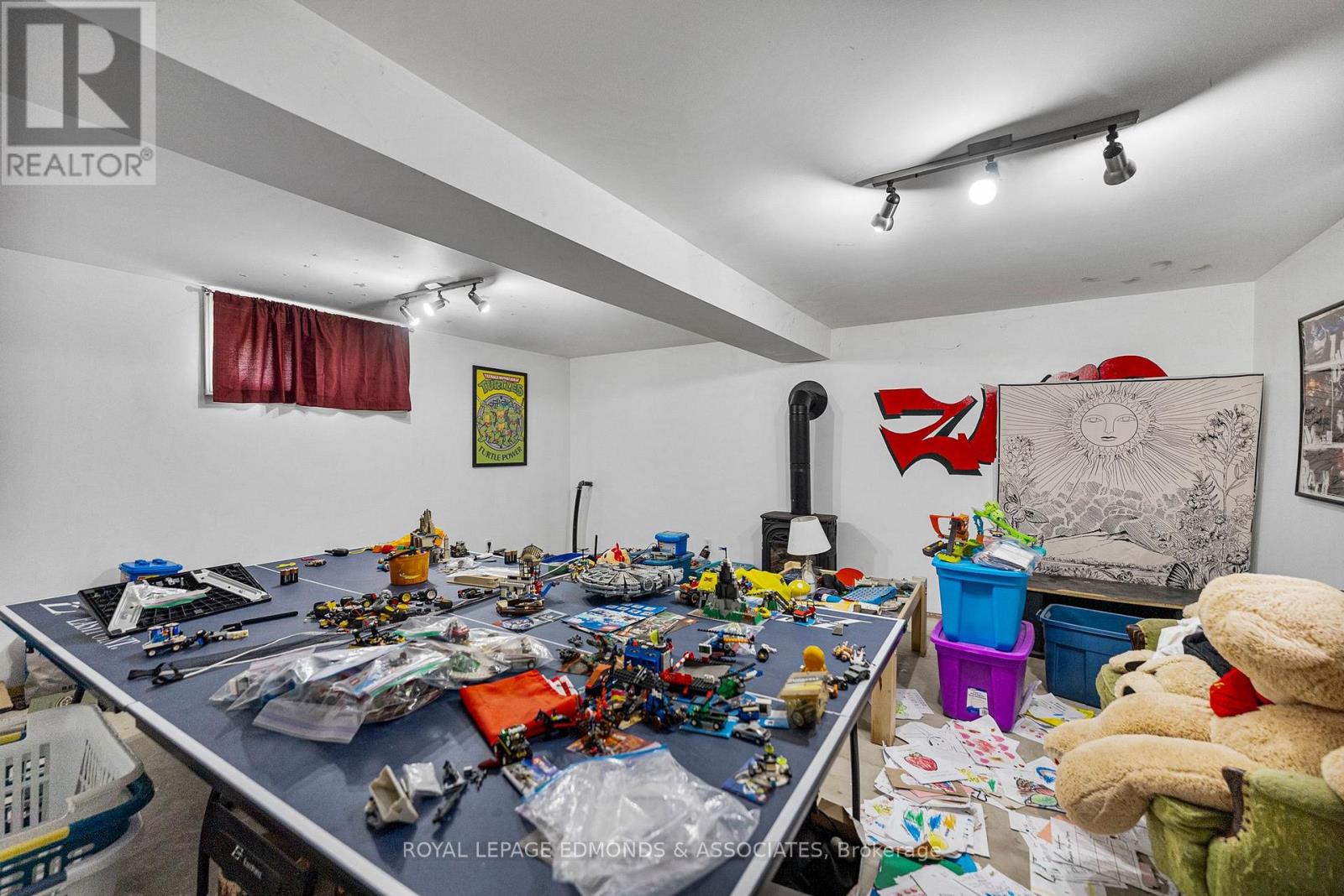 1095 MOUNTAINVIEW DRIVE - 32