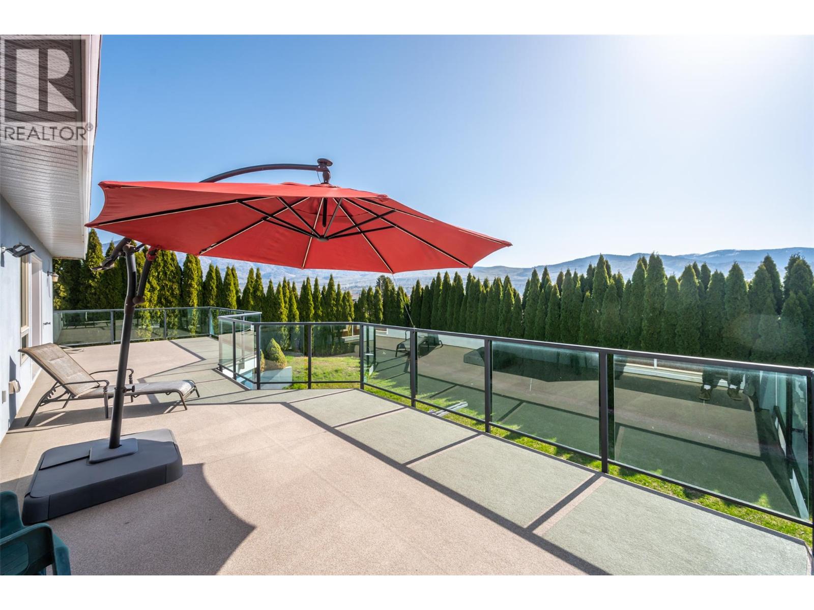 1095 Fairview Road, Oliver