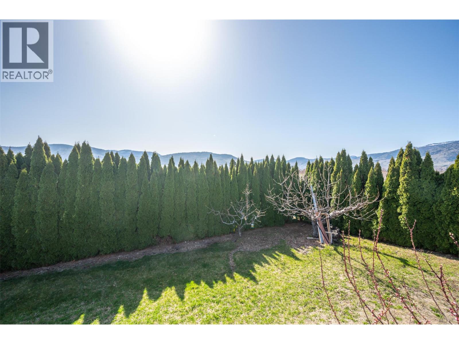 1095 Fairview Road, Oliver