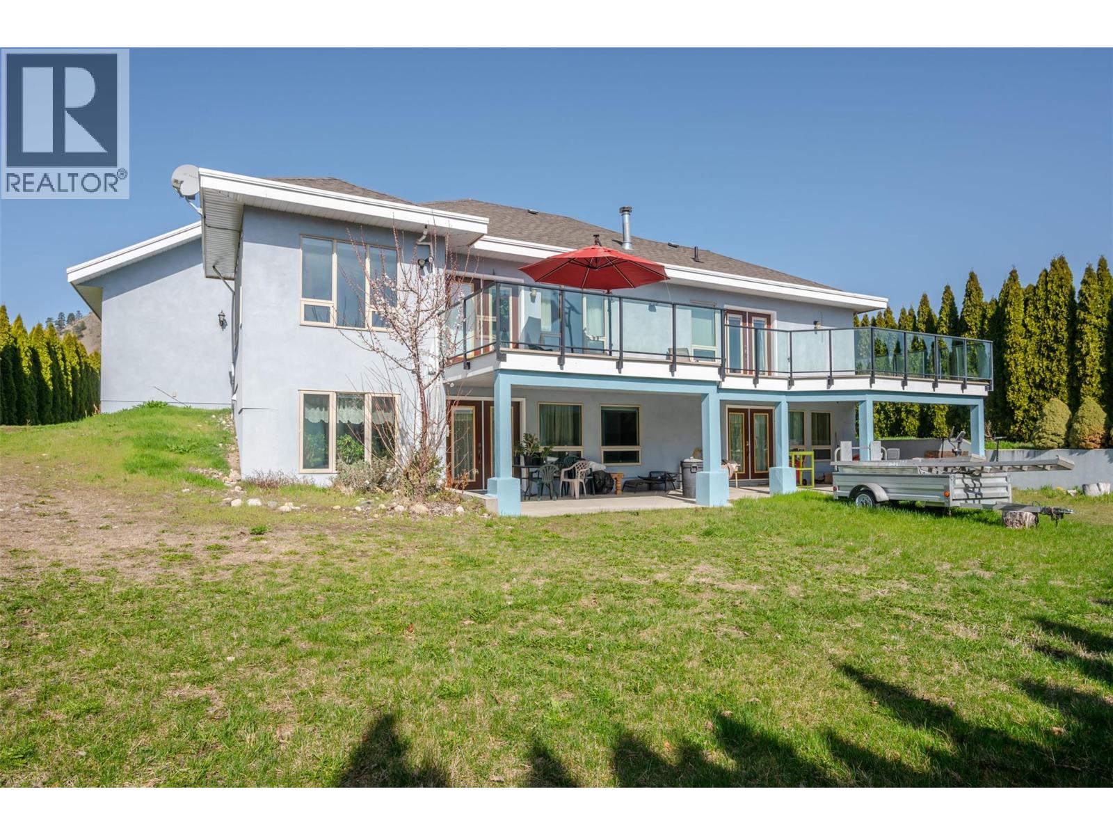 1095 Fairview Road, Oliver