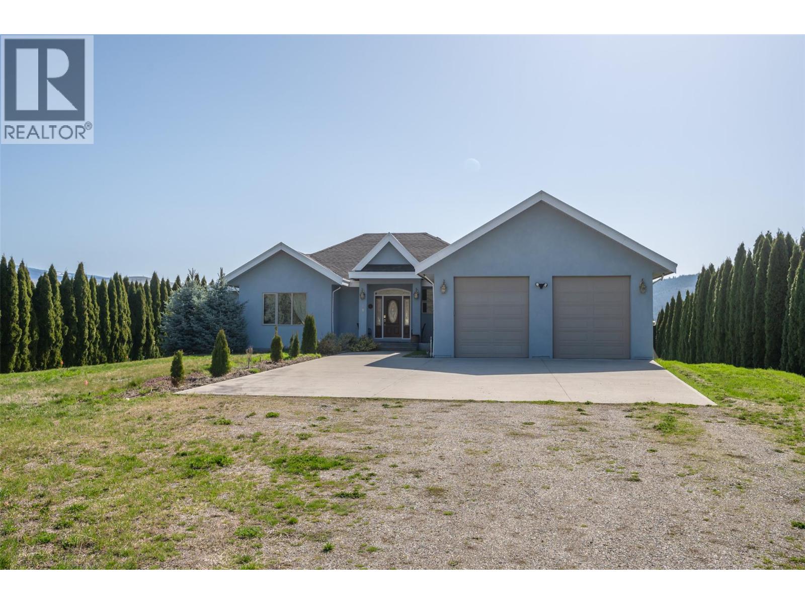 1095 Fairview Road, Oliver