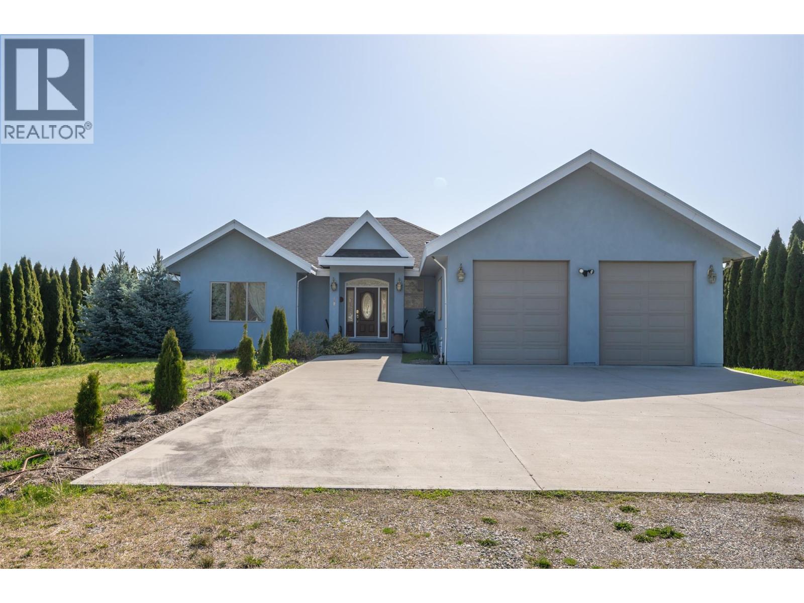 1095 Fairview Road, Oliver