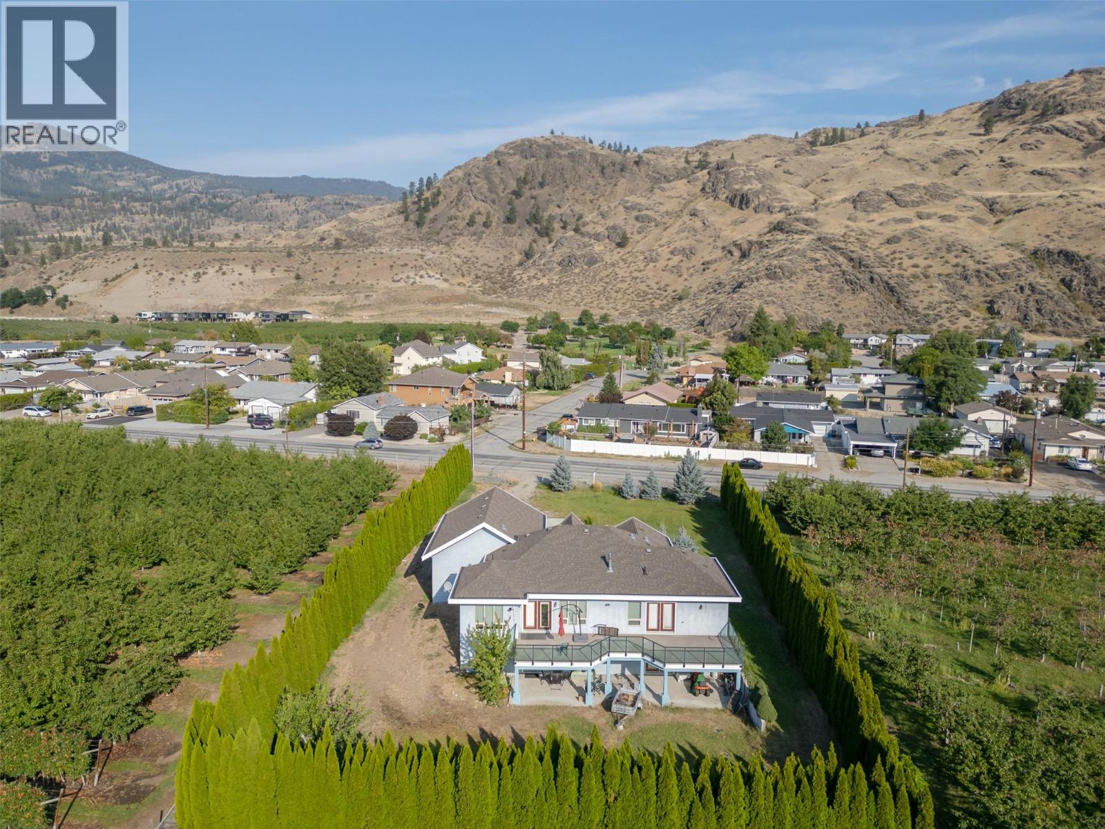 1095 Fairview Road, Oliver