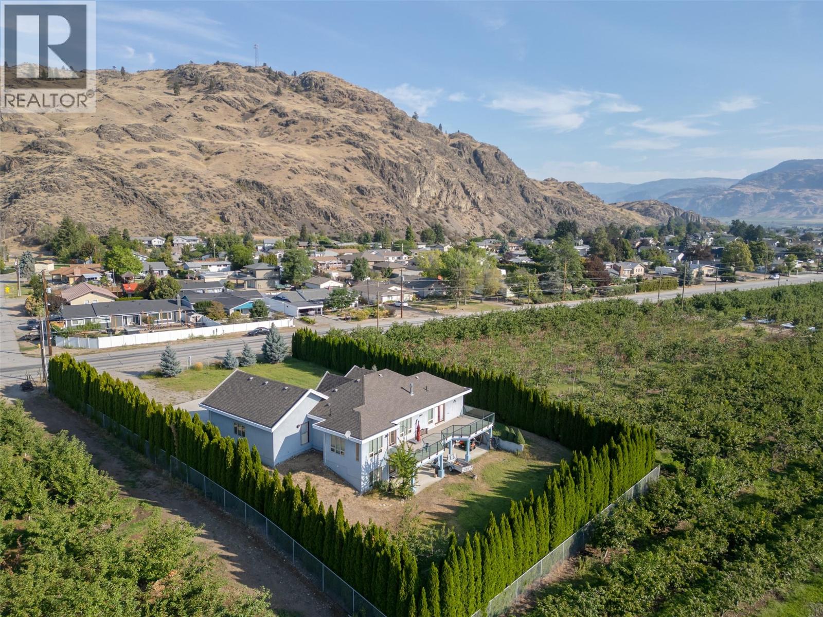 1095 Fairview Road, Oliver