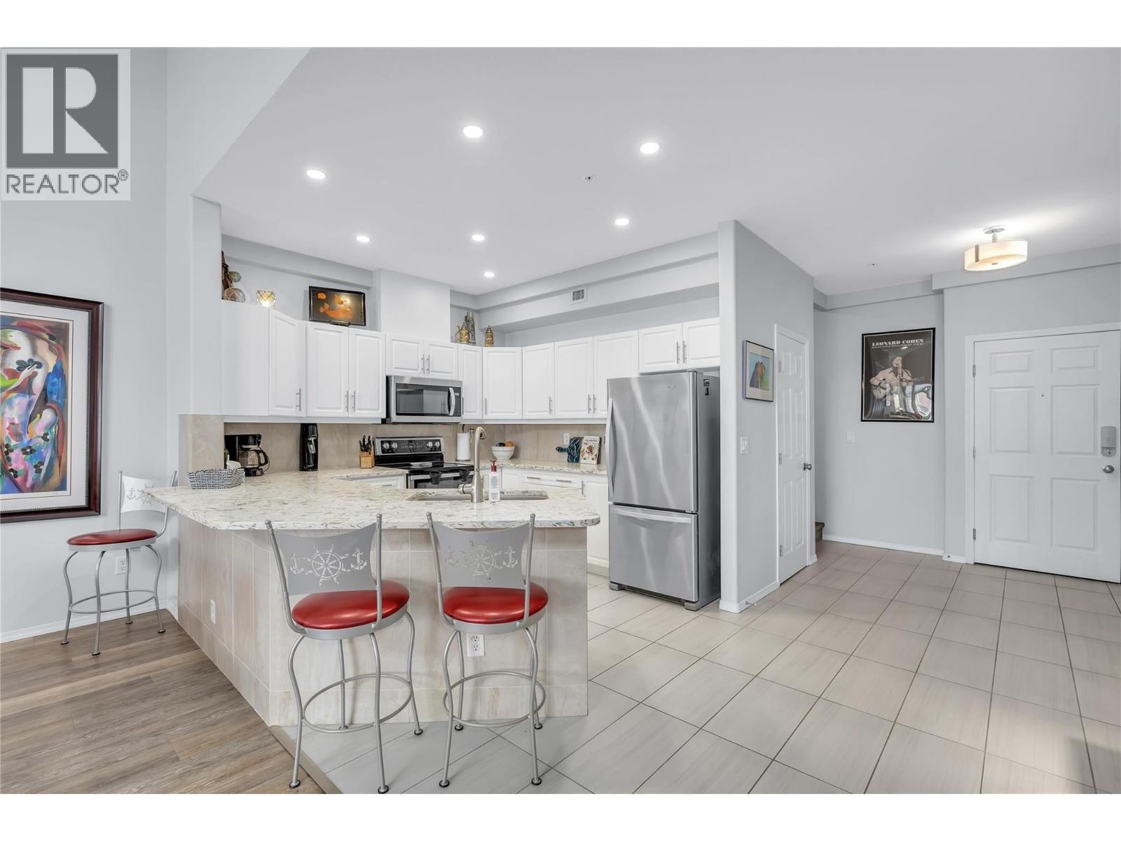 635 1088 Sunset Drive, Kelowna