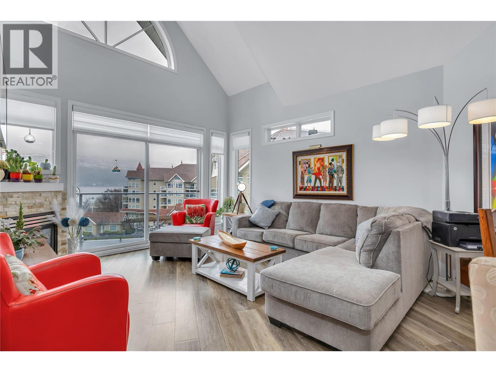 635 1088 Sunset Drive, Kelowna