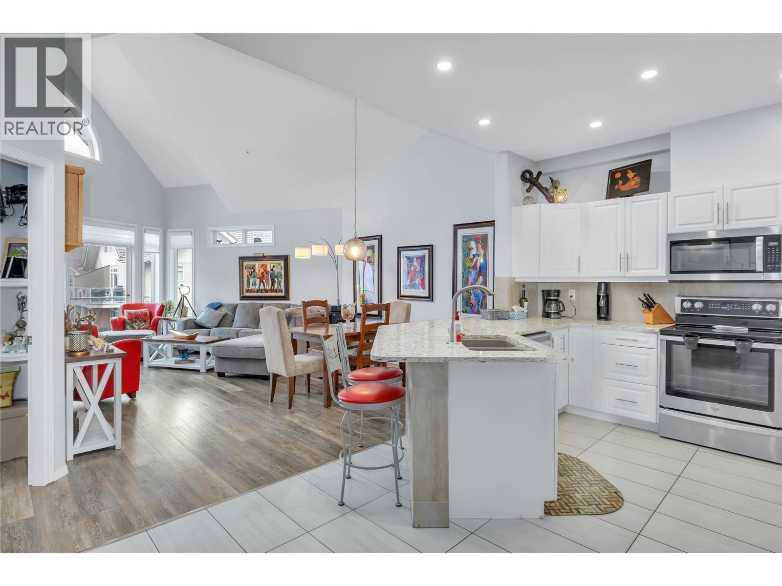 635 1088 Sunset Drive, Kelowna