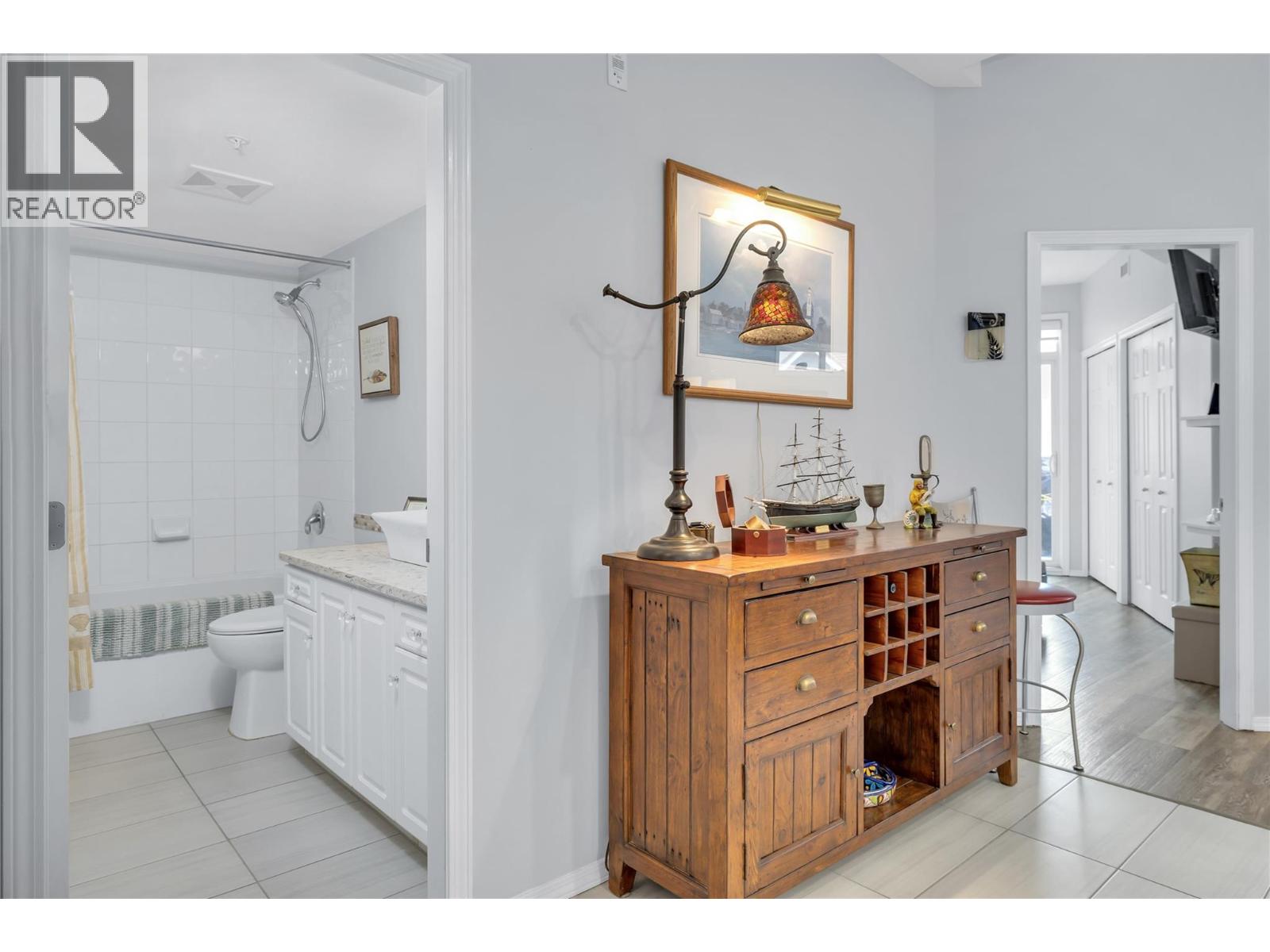 635 1088 Sunset Drive, Kelowna