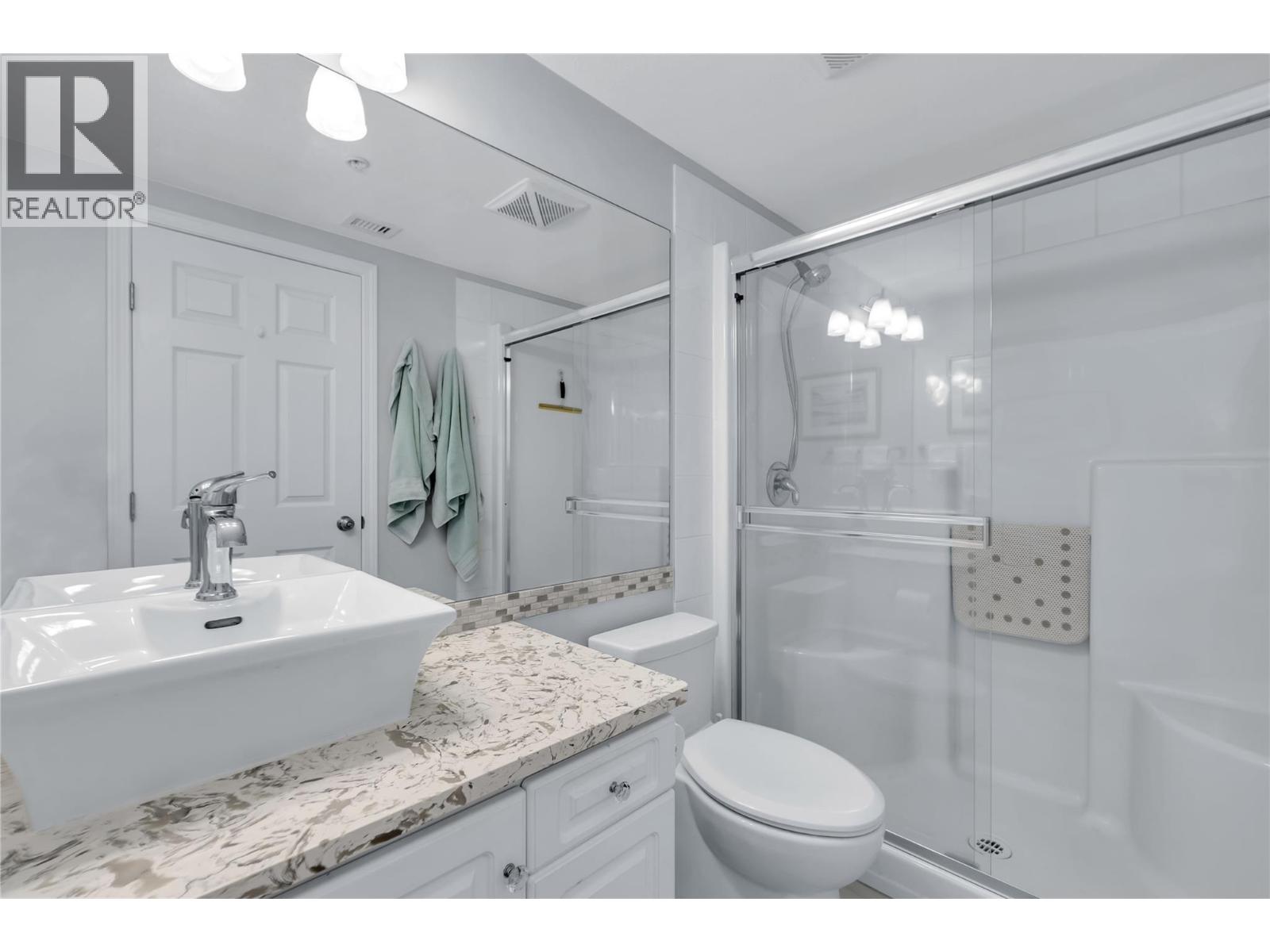 635 1088 Sunset Drive, Kelowna