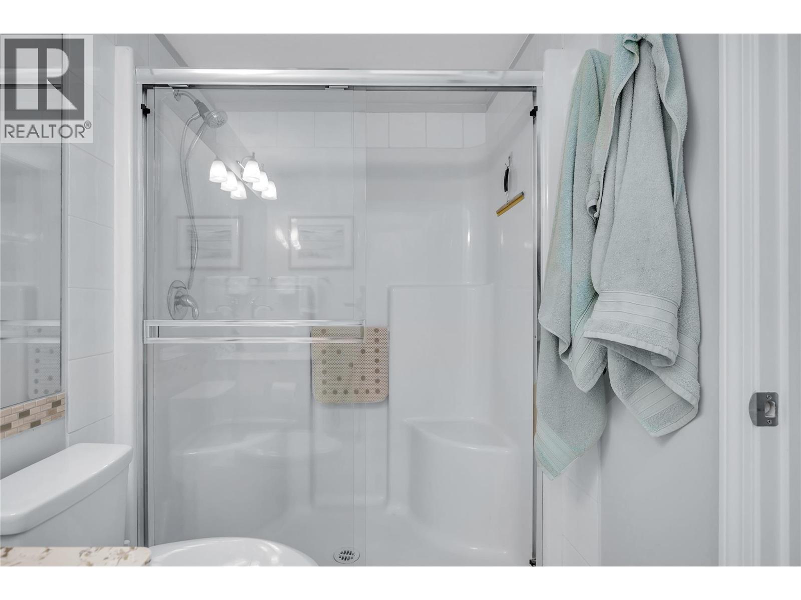 635 1088 Sunset Drive, Kelowna