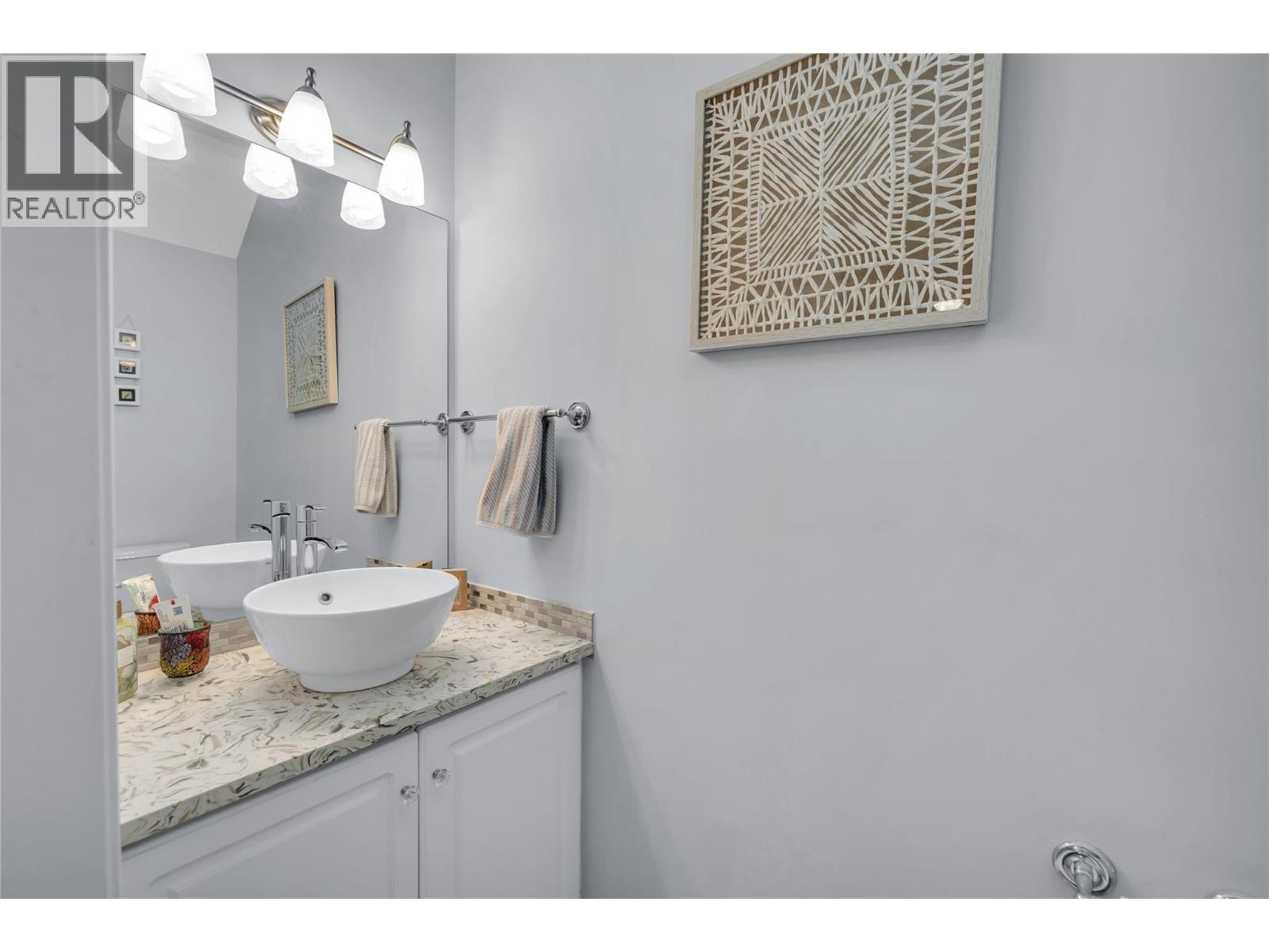 635 1088 Sunset Drive, Kelowna