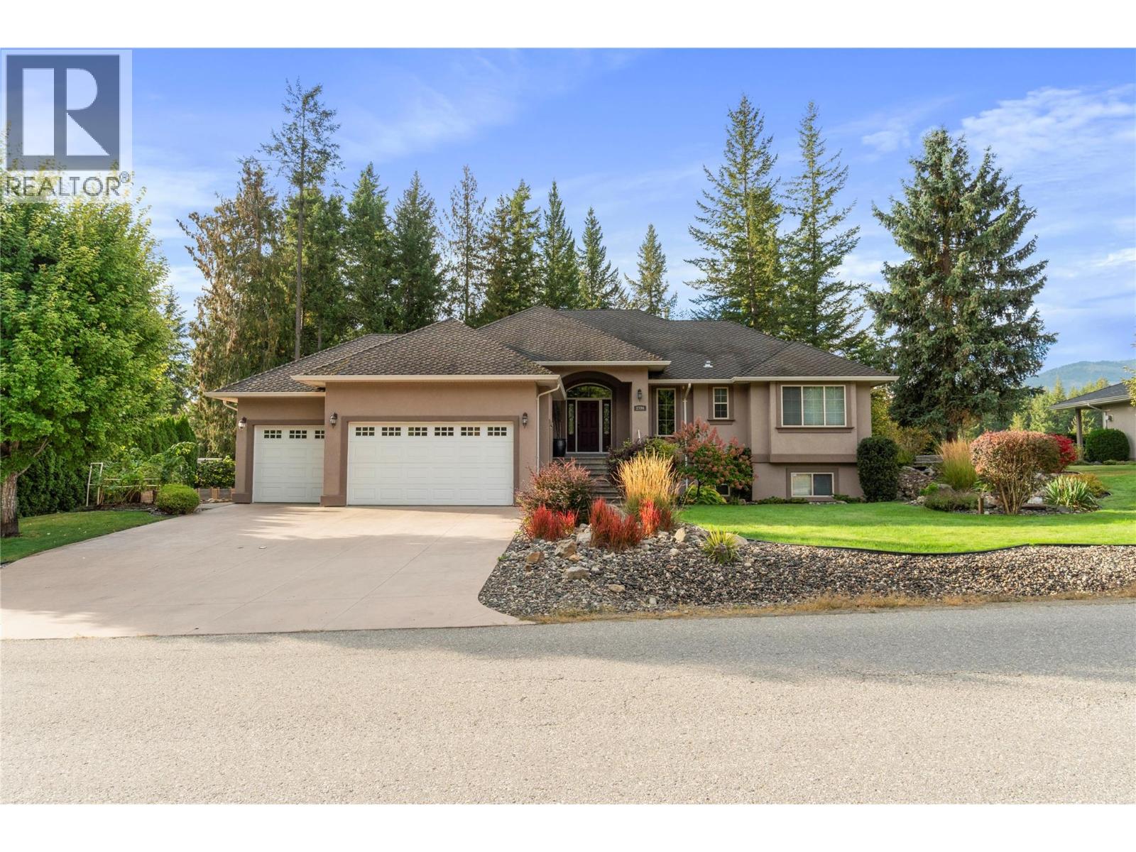 2706 Golf Course Drive - Main photo, Blind Bay, British Columbia