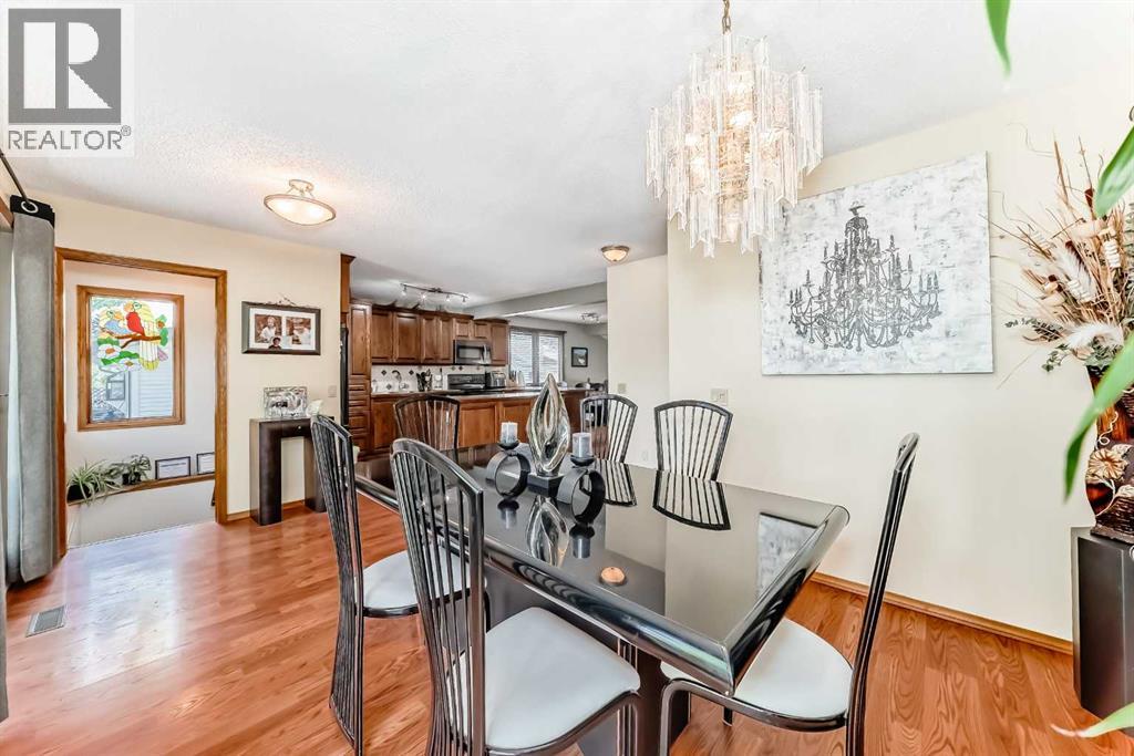 
          22 Glenhill Drive
            <br/>
            <span>Cochrane</span>
            , 
            <span>AB</span>
             <span>T4C1G8</span>
         - Photo 19