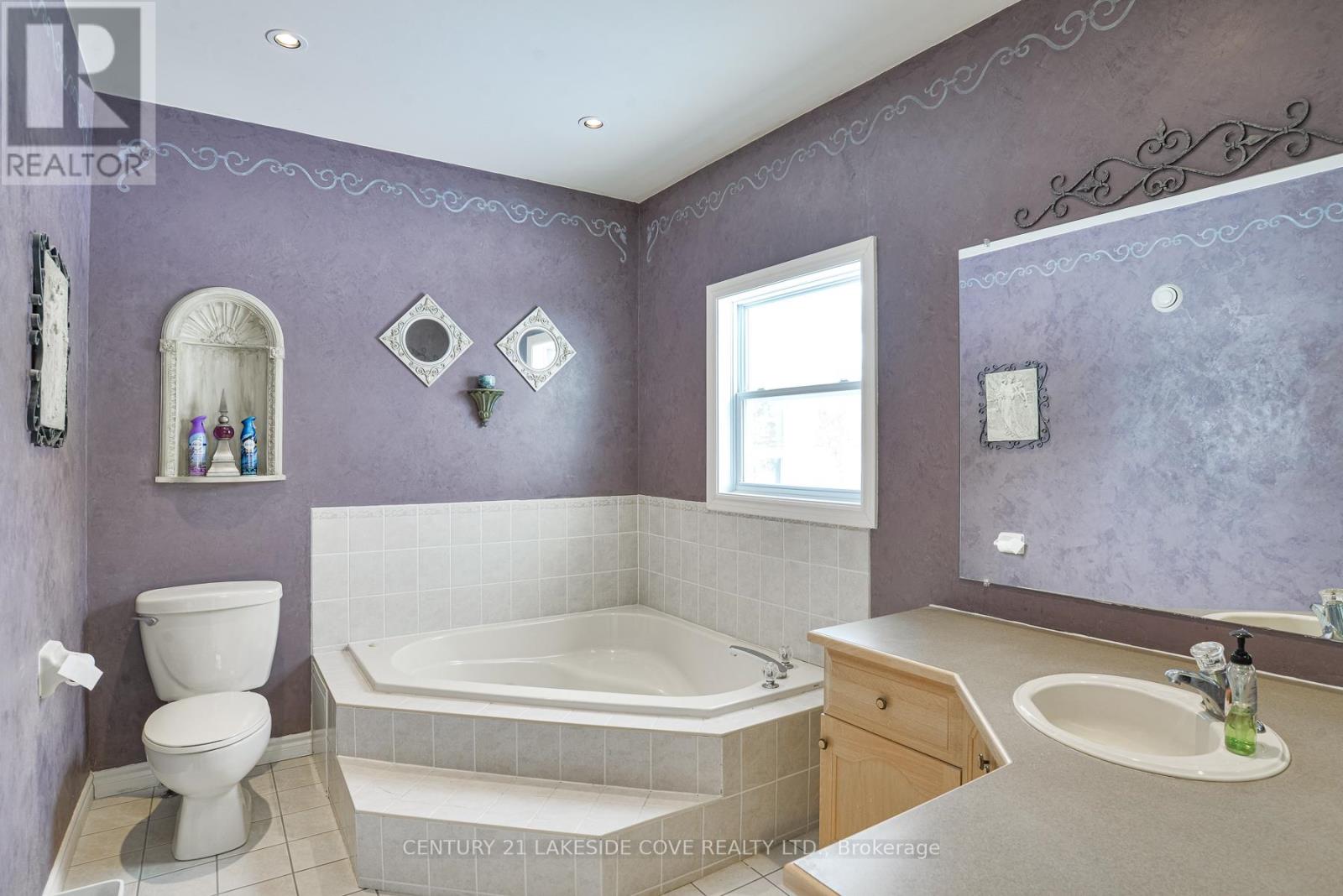 2811 STEPHEN DRIVE - 17