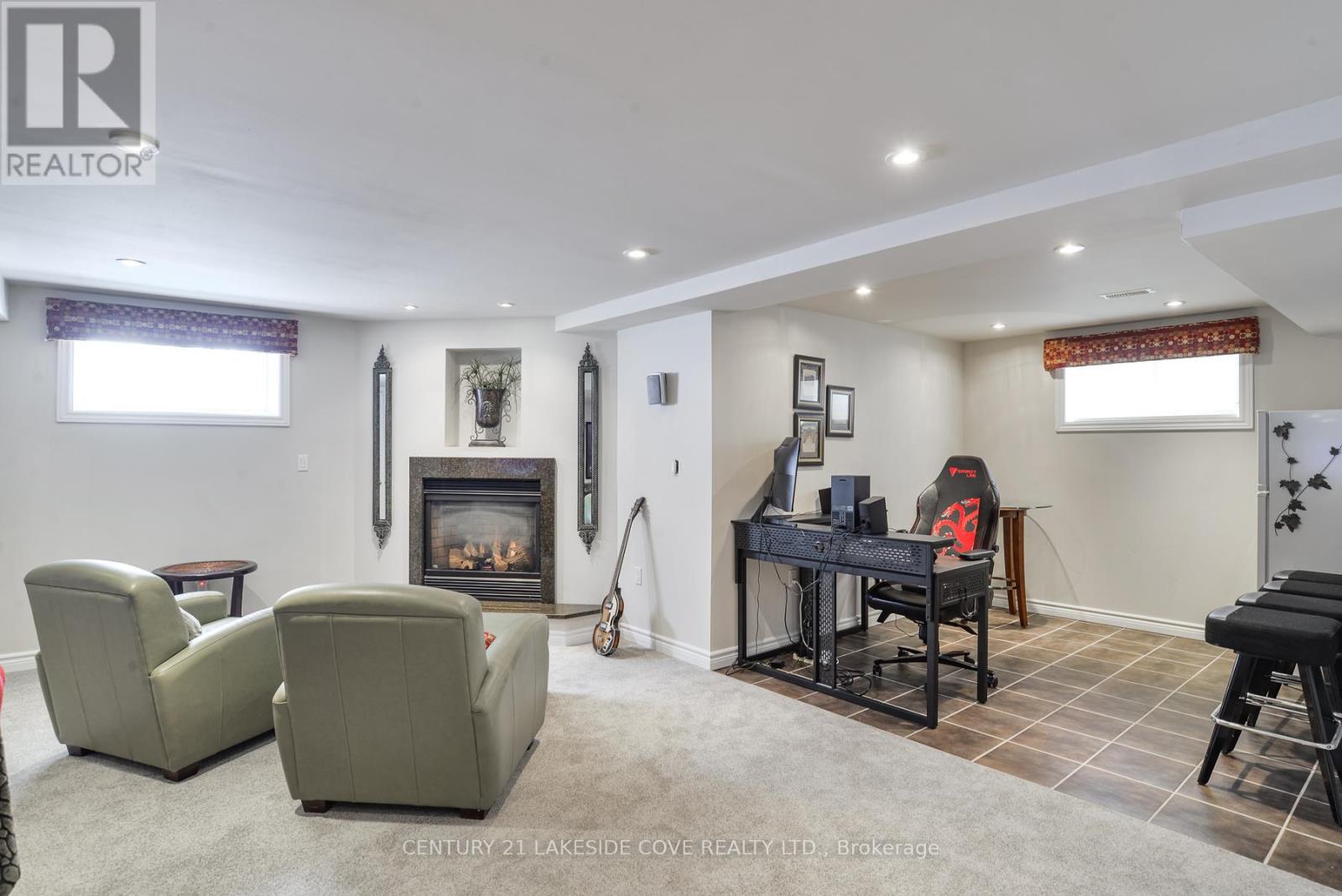 2811 STEPHEN DRIVE - 21