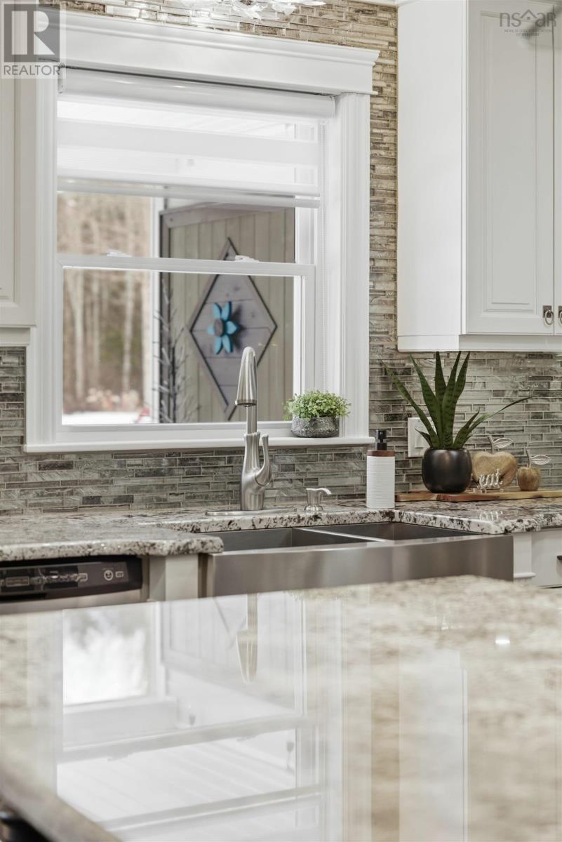 Property 15 of 49 of 915 Bradley Street