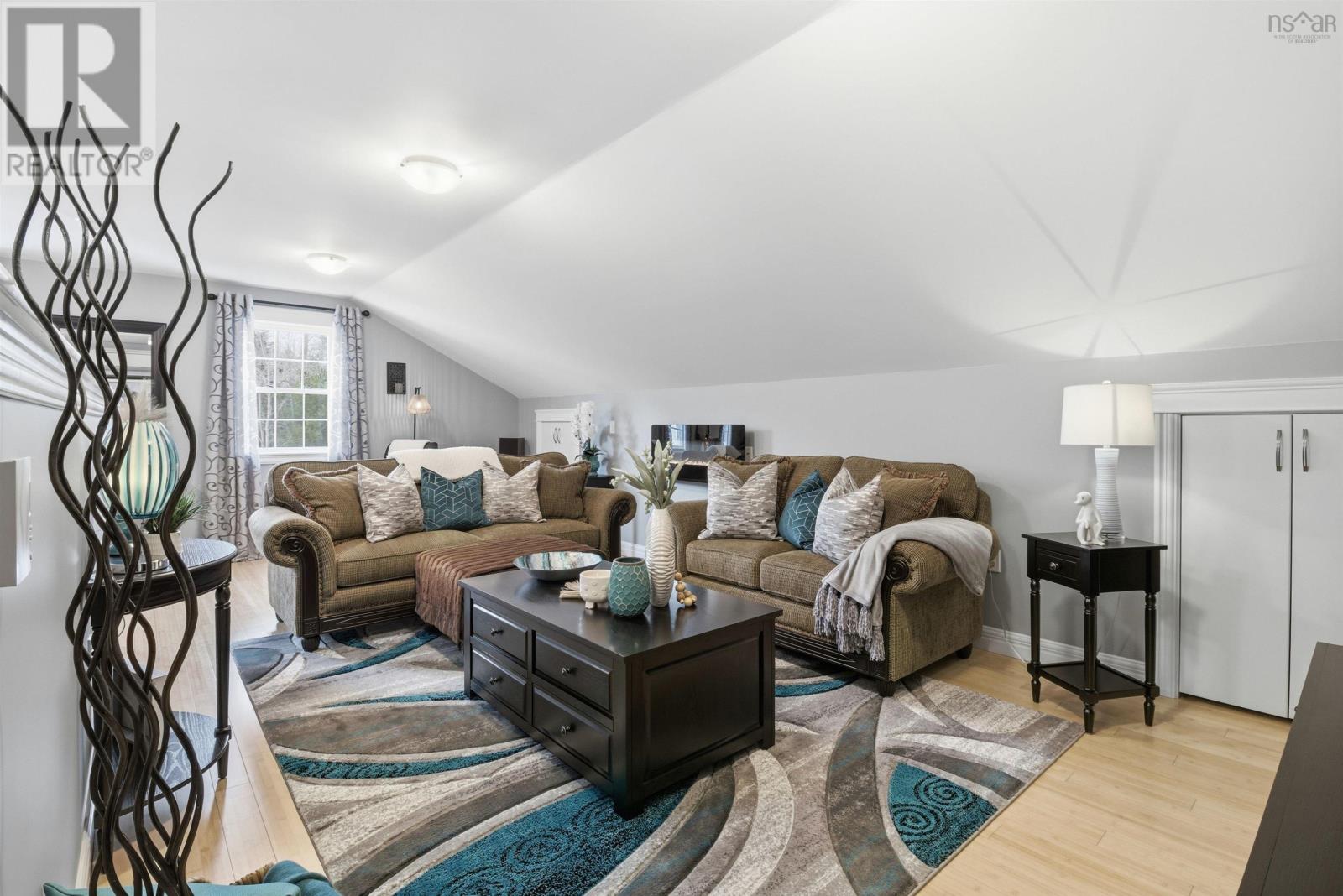 Property 33 of 49 of 915 Bradley Street