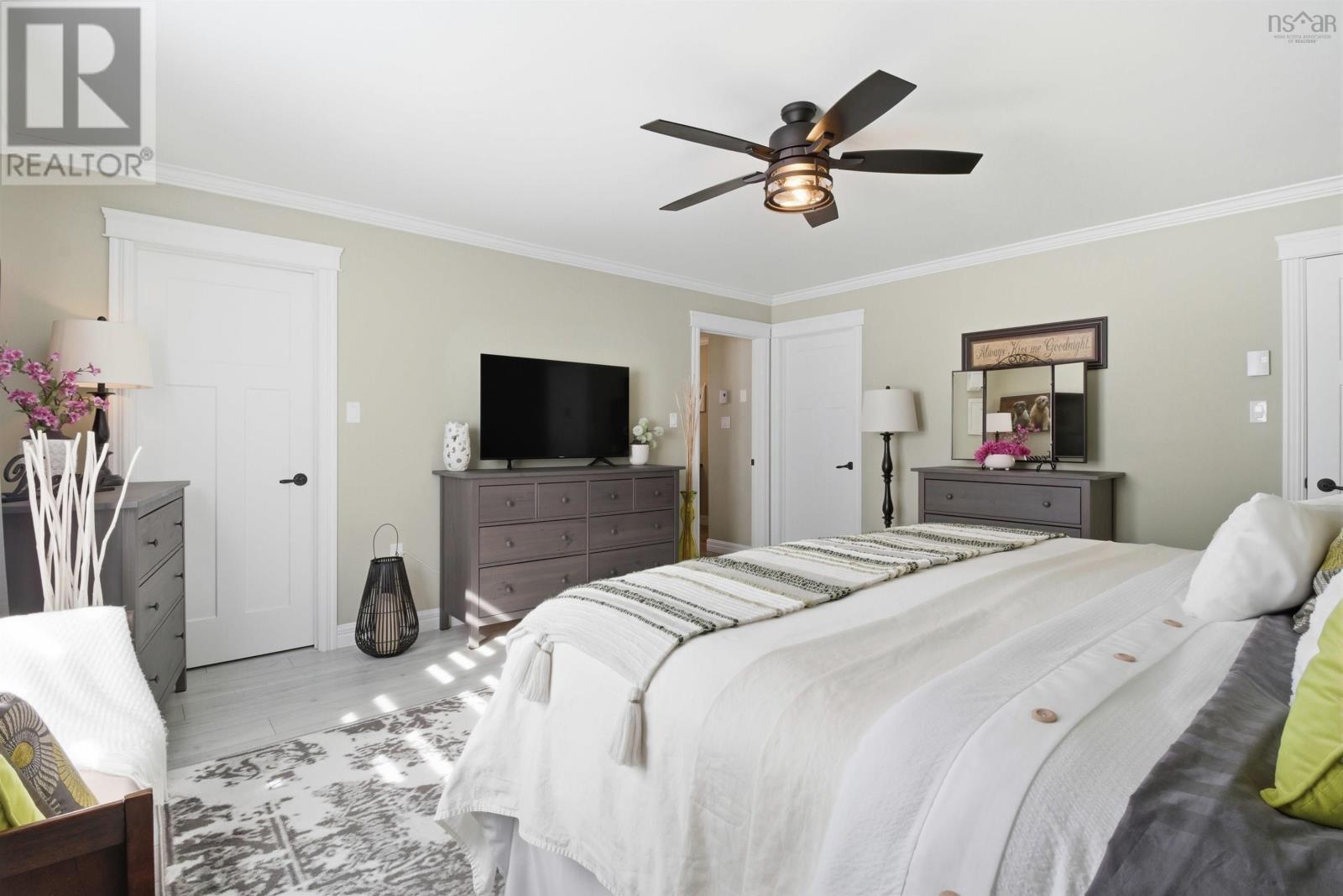 Property 30 of 49 of 915 Bradley Street