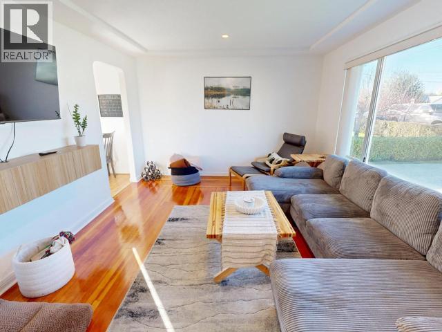 6978 BUTEDALE STREET, Powell River