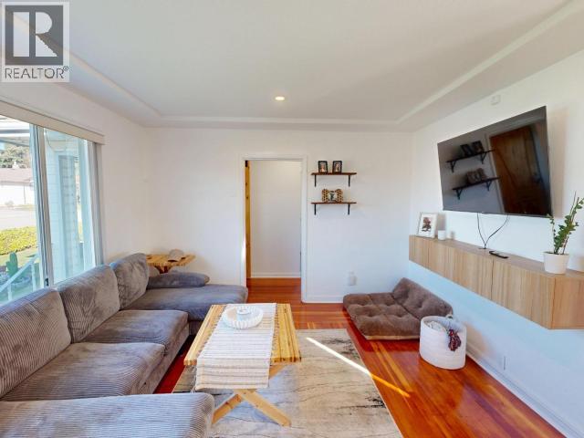 6978 BUTEDALE STREET, Powell River