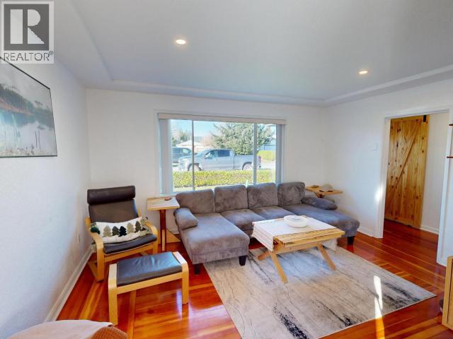 6978 BUTEDALE STREET, Powell River