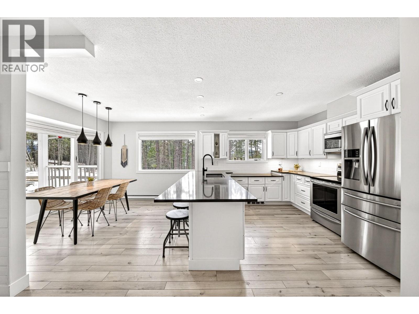 1668 Tranquility Road, Baynes Lake