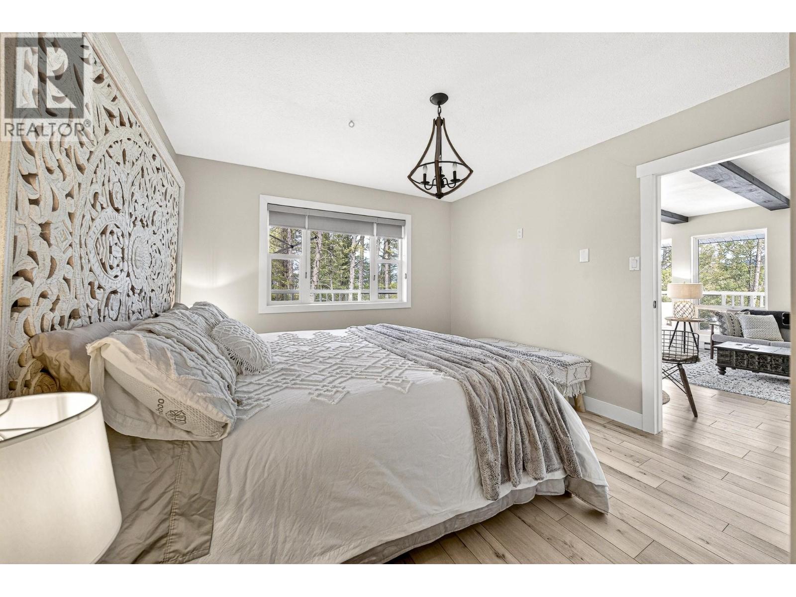 1668 Tranquility Road, Baynes Lake