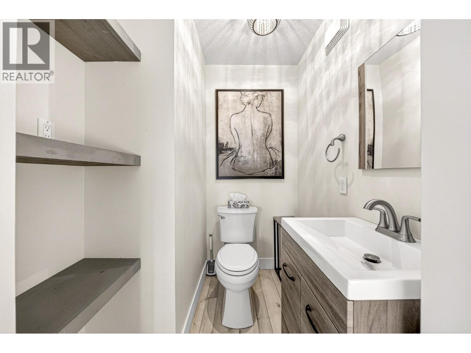 1668 Tranquility Road, Baynes Lake