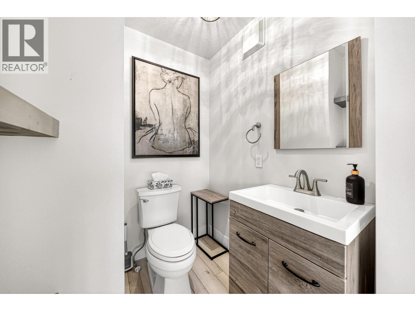 1668 Tranquility Road, Baynes Lake