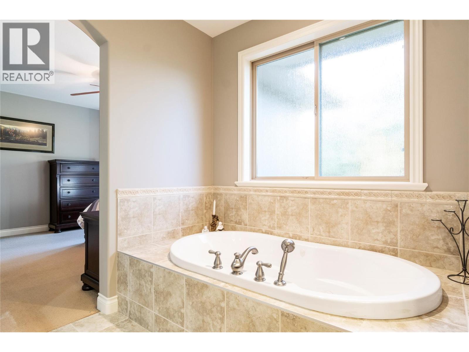 2706 Golf Course Drive, Blind Bay