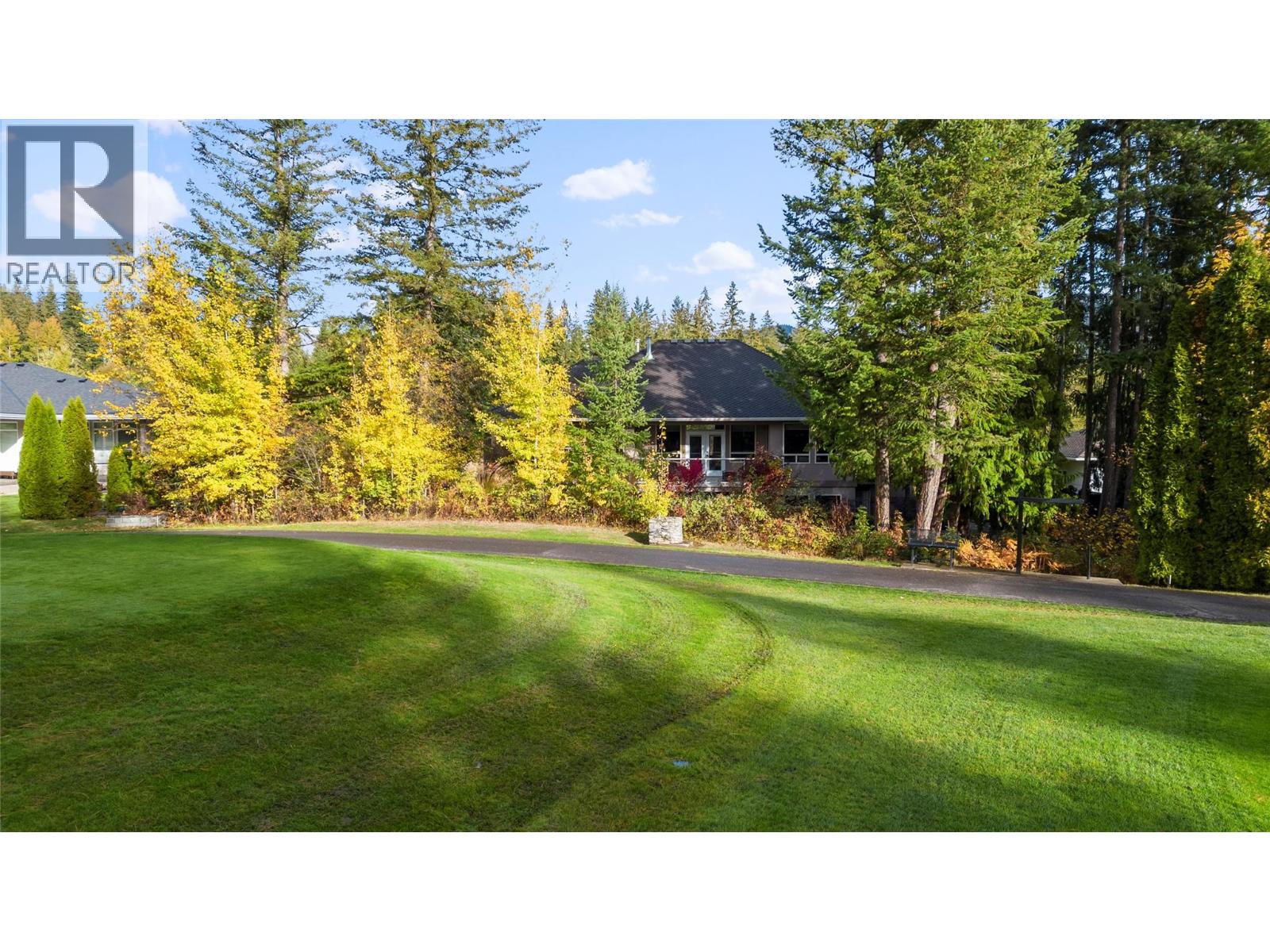 2706 Golf Course Drive, Blind Bay
