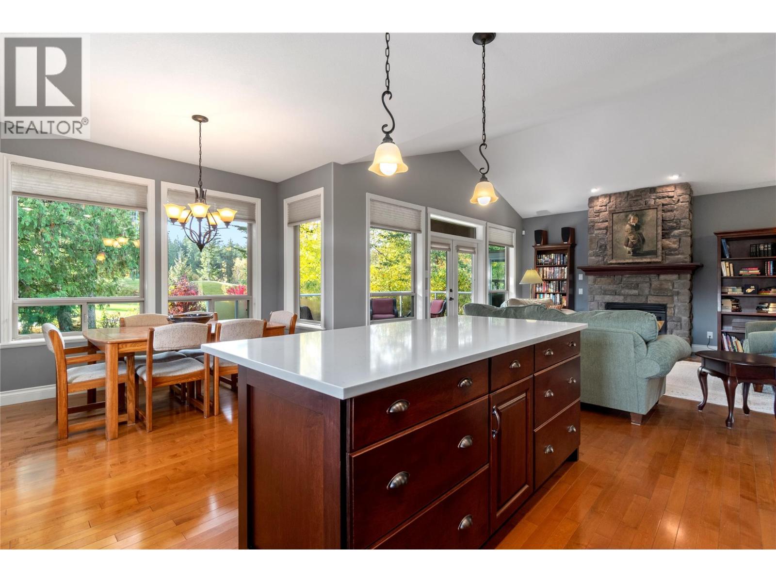 2706 Golf Course Drive, Blind Bay