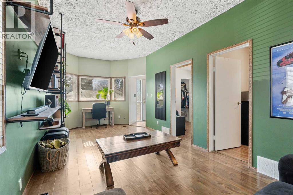 Single Family House Bungalow for Sale in   Avenue Tuxedo Park Calgary 