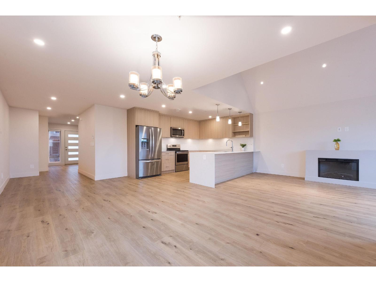 9 1928 WOODSIDE BOULEVARD, Mt Woodside, Agassiz