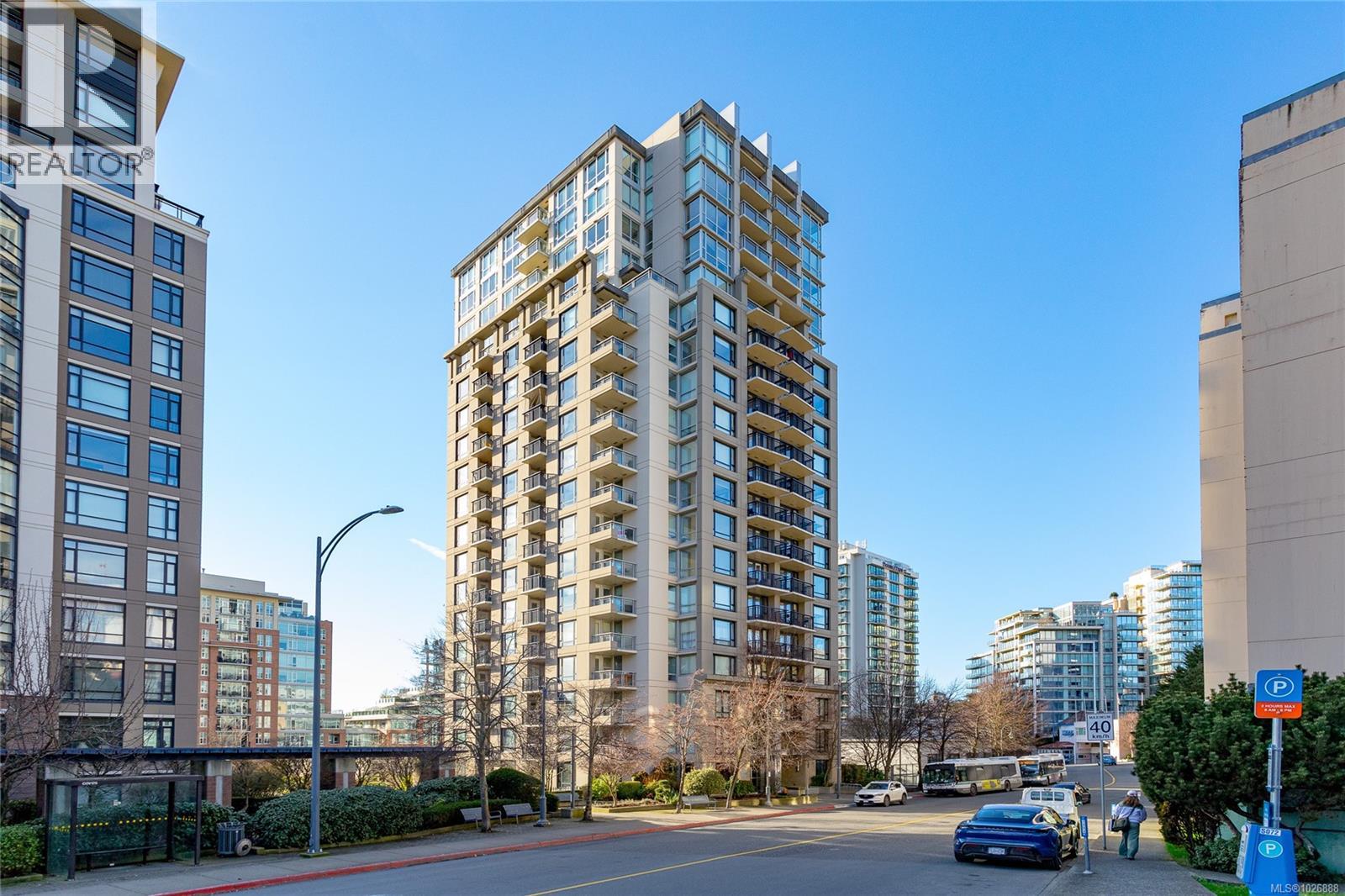 #1006 751 Fairfield Rd - 1