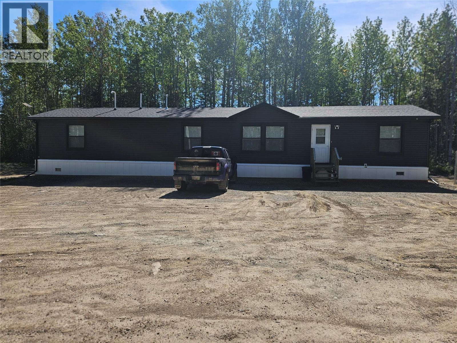 3593 WEST HAYWARD Road - Main photo, Chetwynd, British Columbia