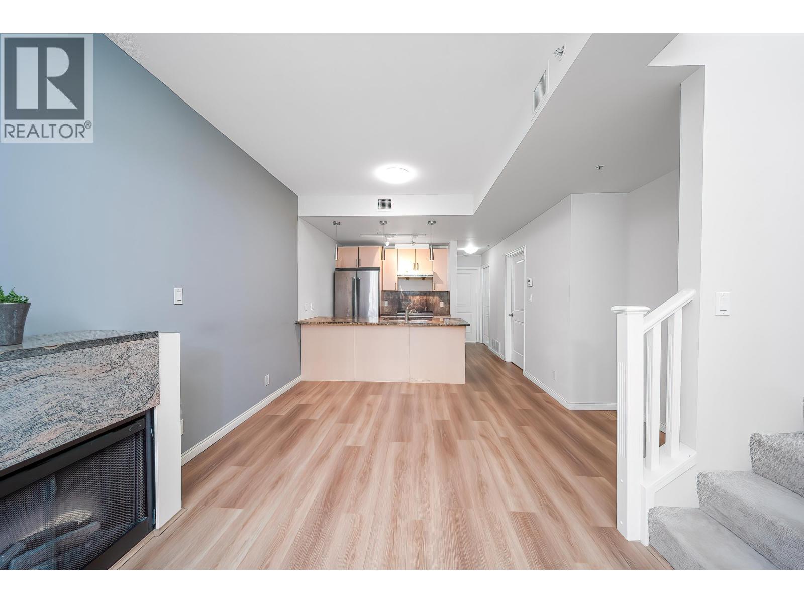 303 1211 MELVILLE Street - photo 2