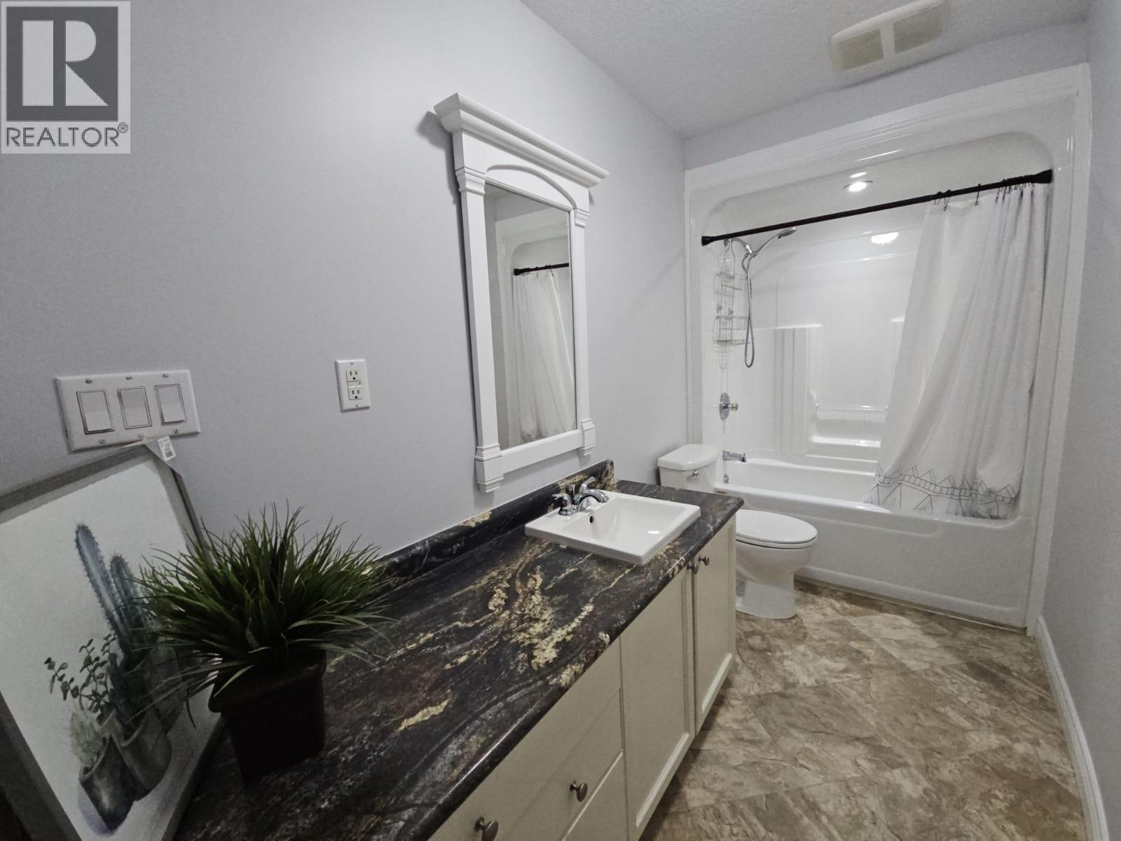 5153 45 Avenue NW, Chetwynd