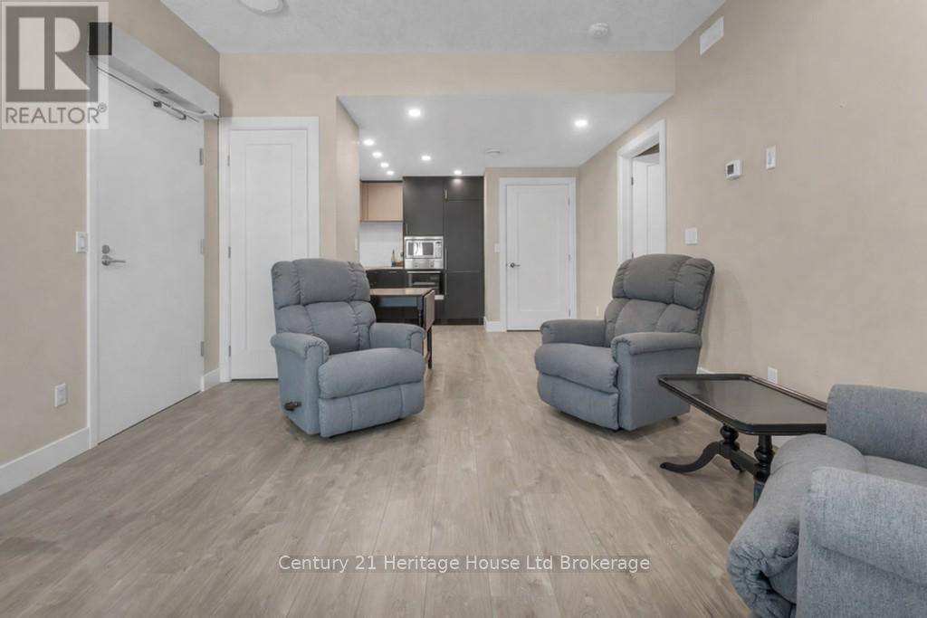 103 - 15 WOODCOCK DRIVE - Photo 4 of 16, Tillsonburg, Ontario