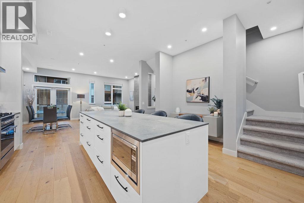 4684 CAPILANO ROAD - Photo 3 of 37, North Vancouver, British Columbia