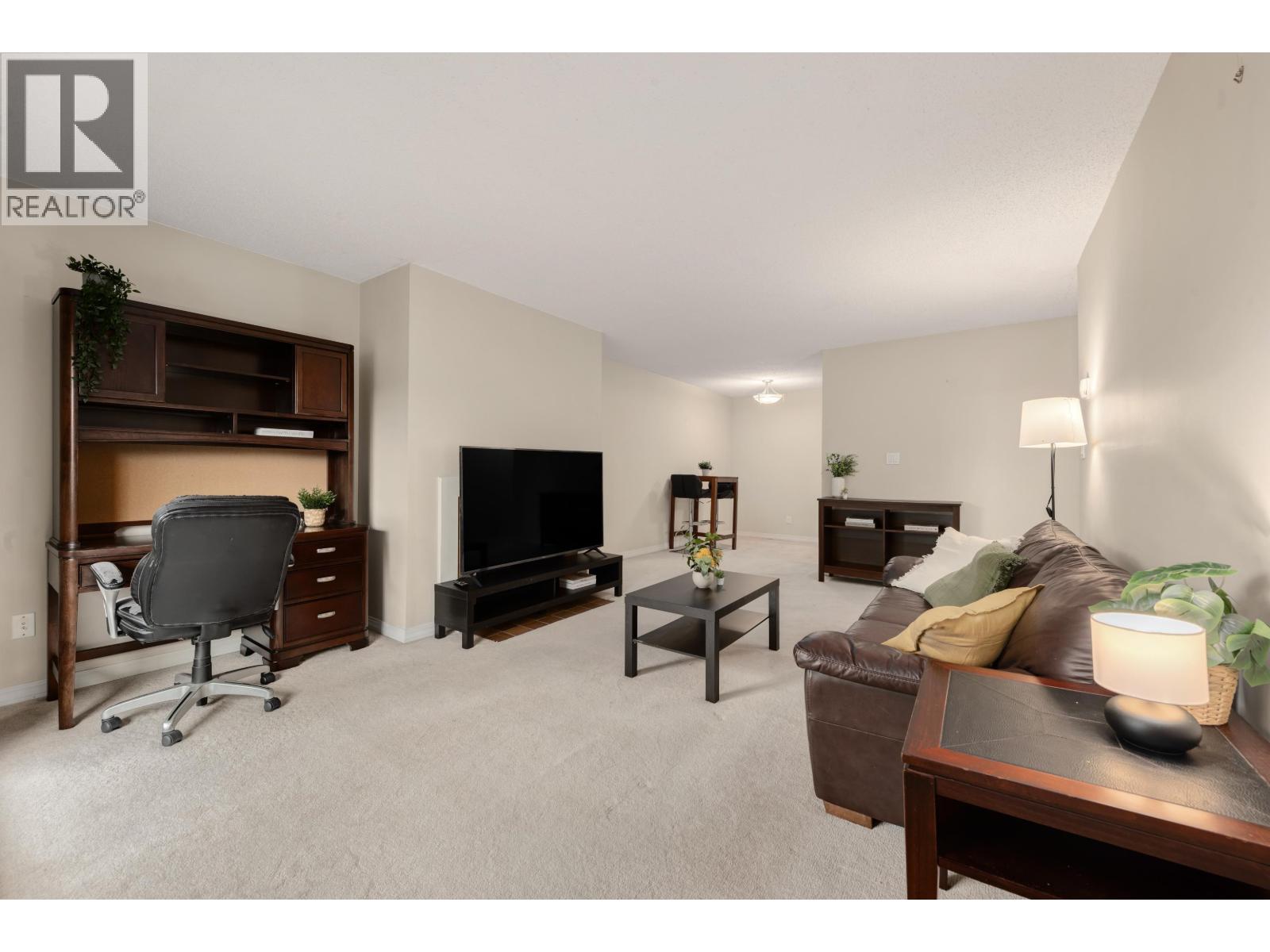 303 8600 ACKROYD ROAD - Photo 4 of 29, Richmond, British Columbia