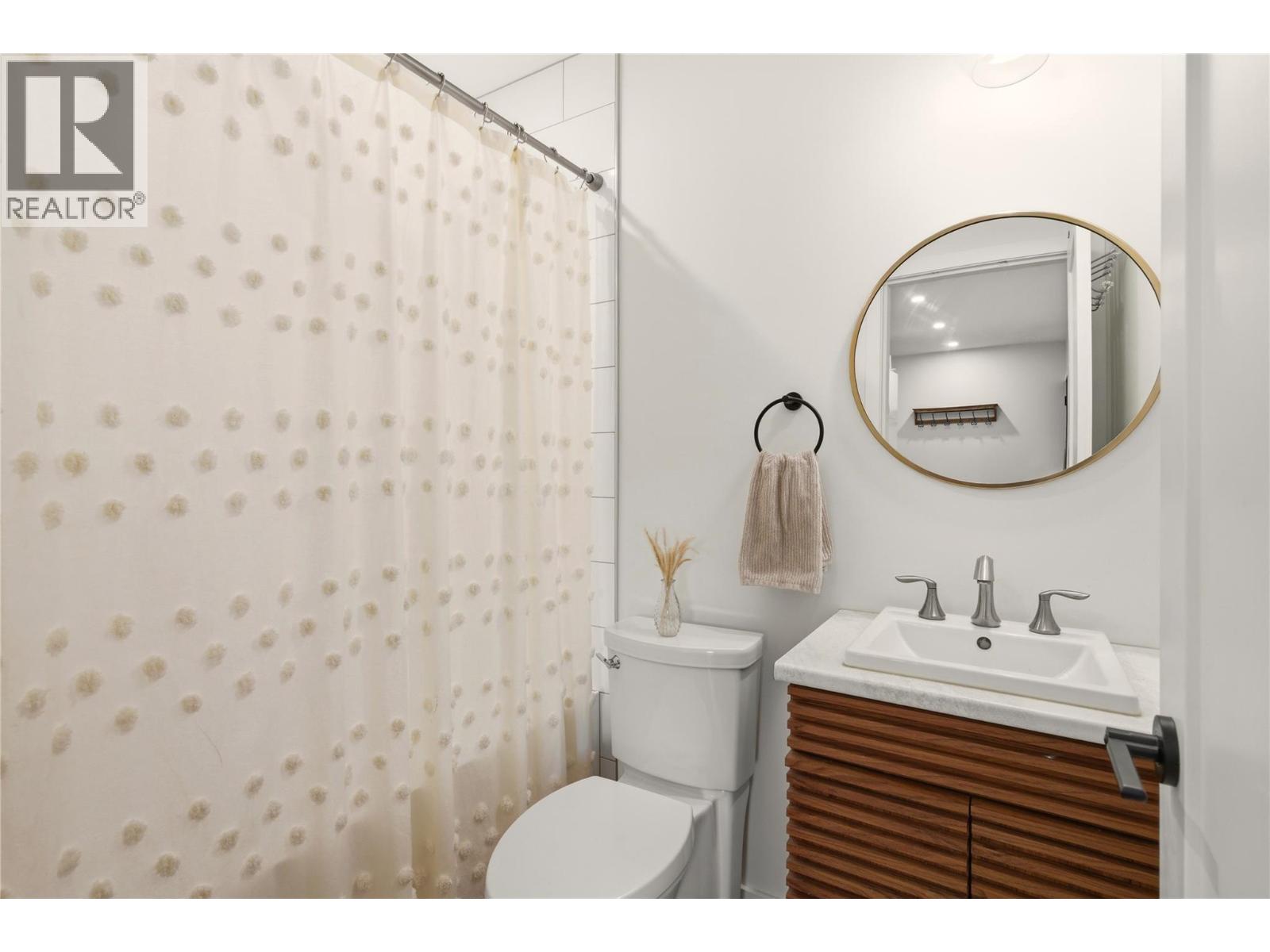 7111 Dunwaters Road, Kelowna