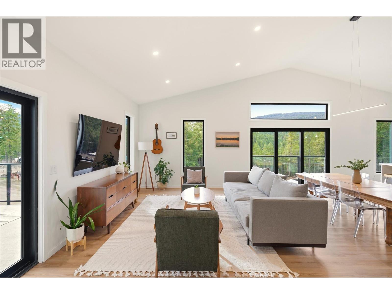 7111 Dunwaters Road, Kelowna