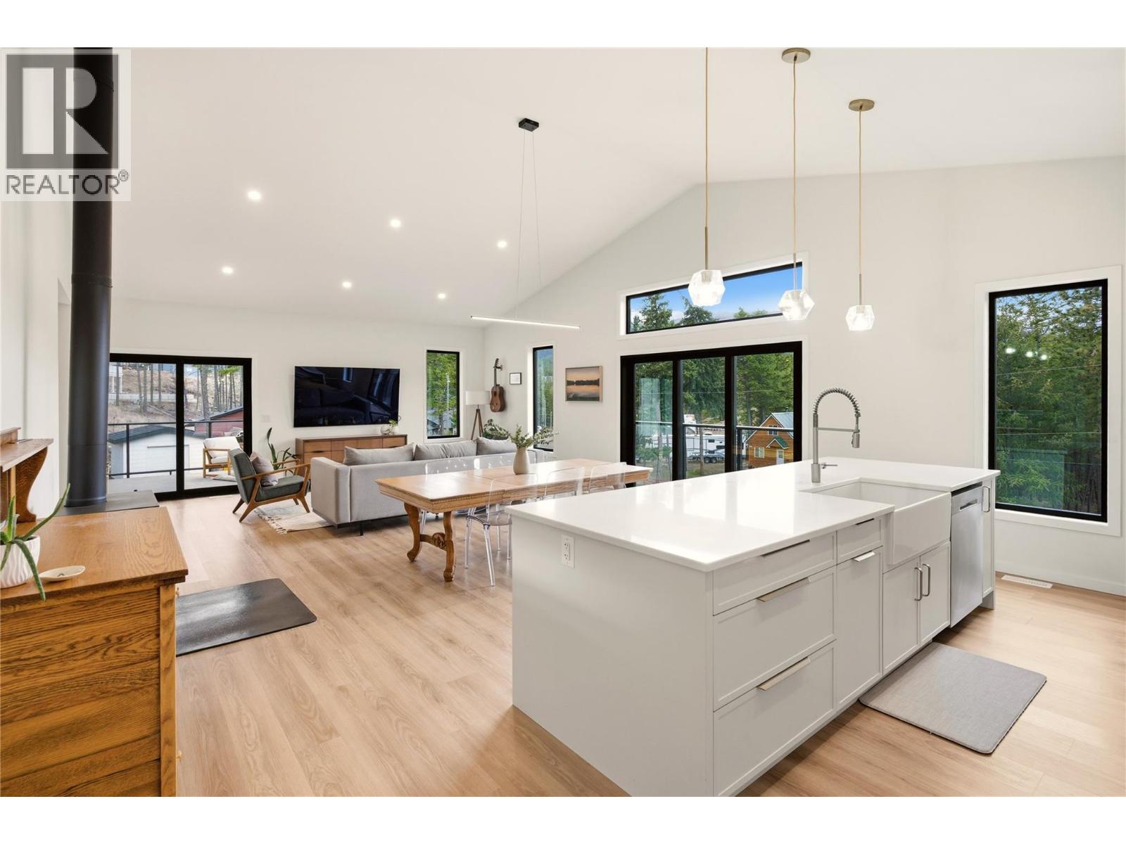 7111 Dunwaters Road, Kelowna