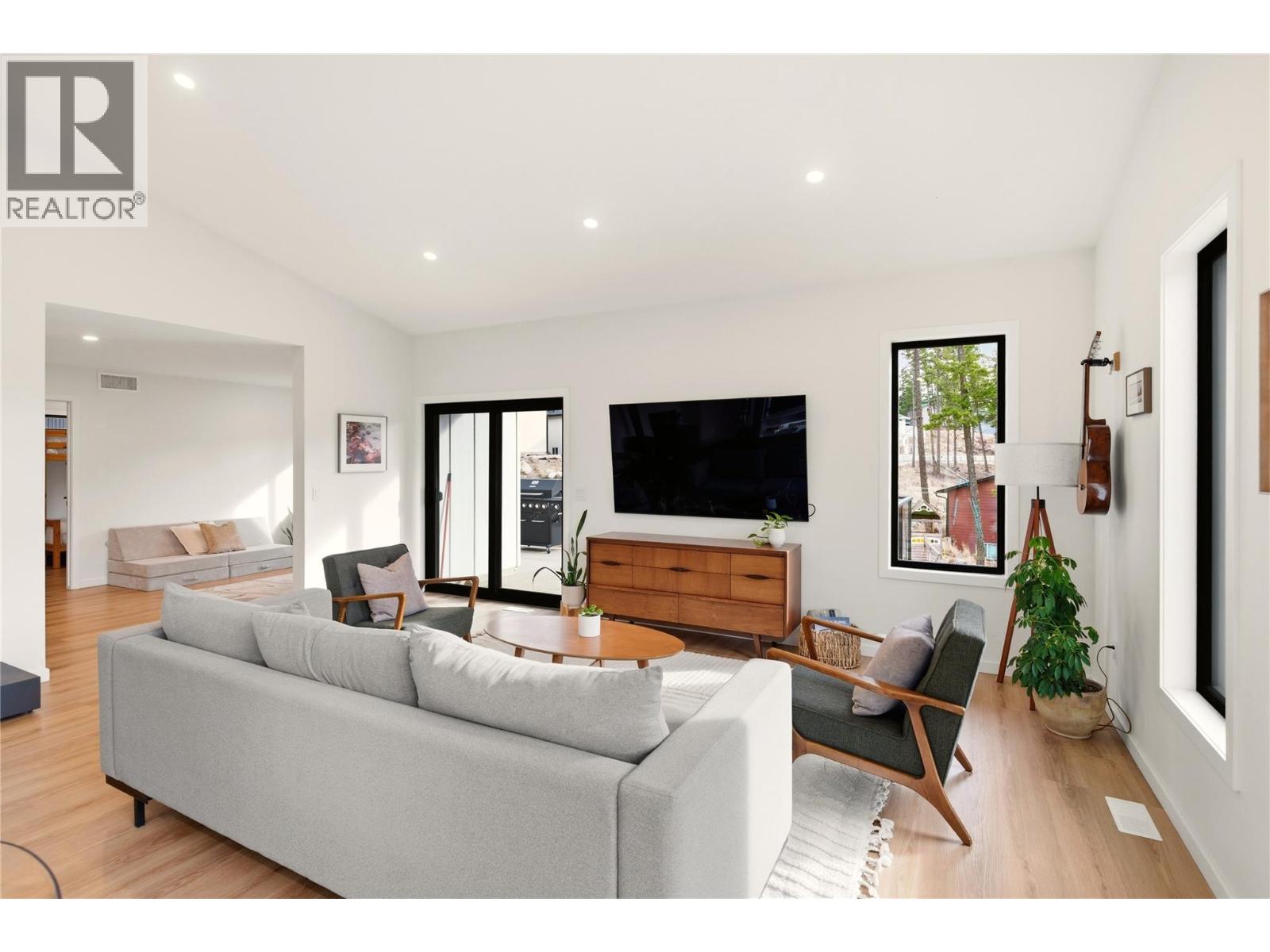 7111 Dunwaters Road, Kelowna