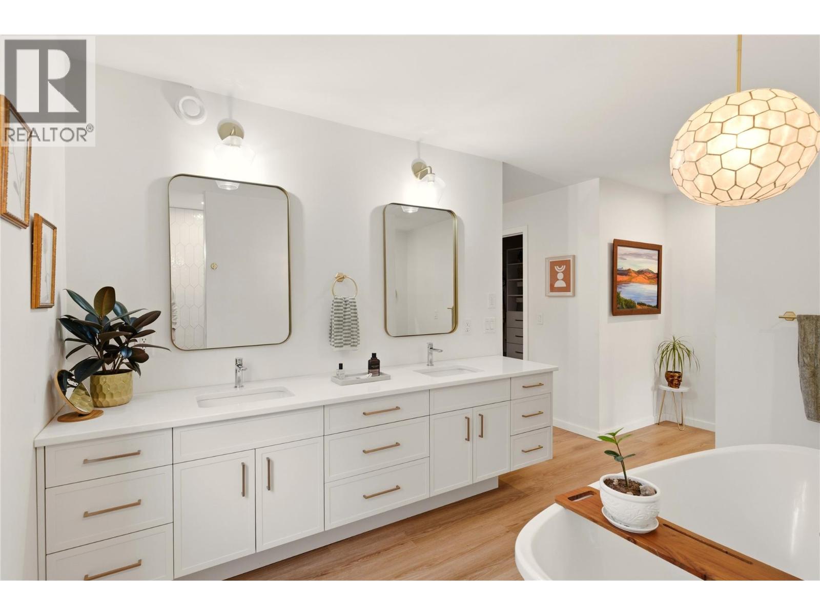 7111 Dunwaters Road, Kelowna