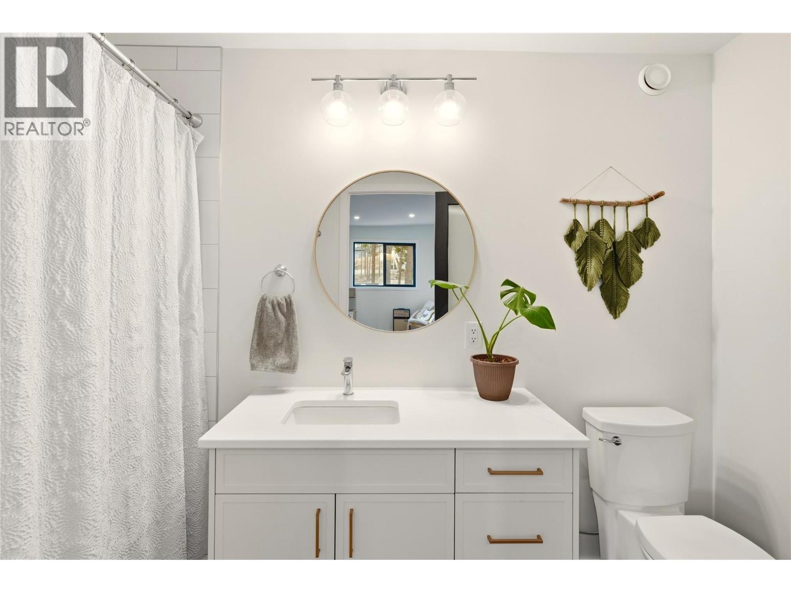 7111 Dunwaters Road, Kelowna