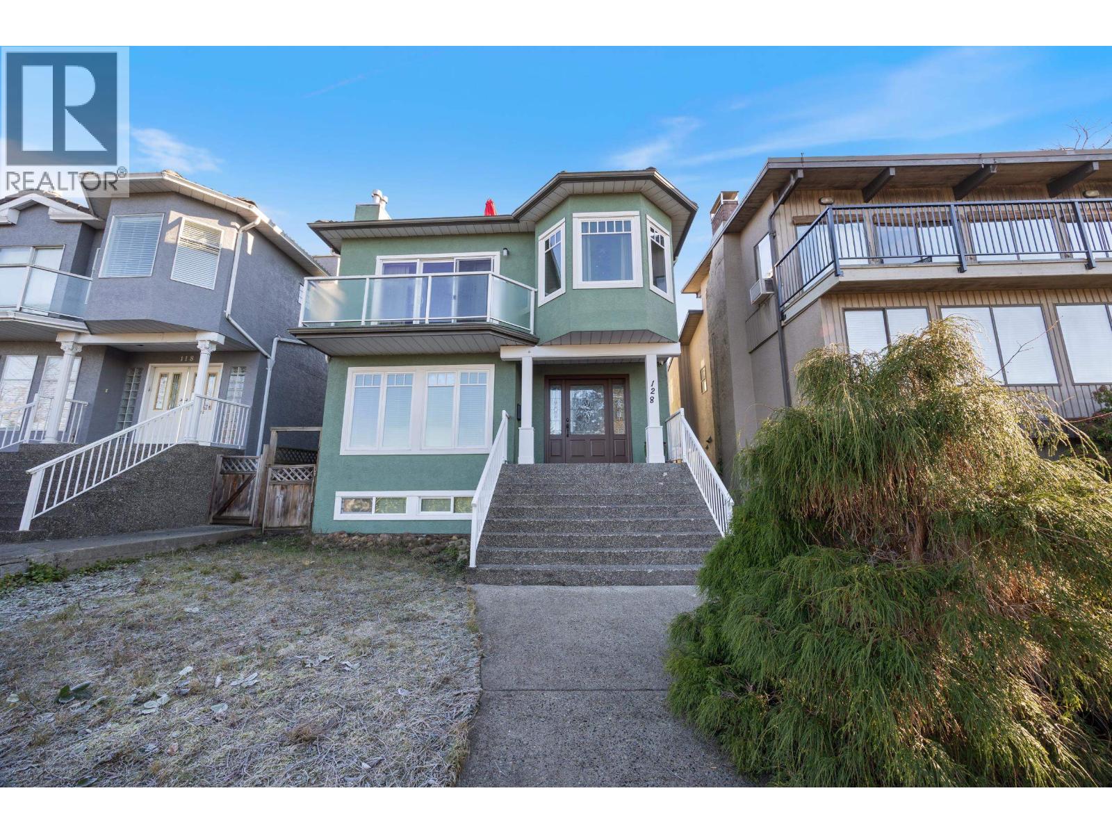 128 HYTHE AVENUE - Photo 3 of 40, Burnaby, British Columbia